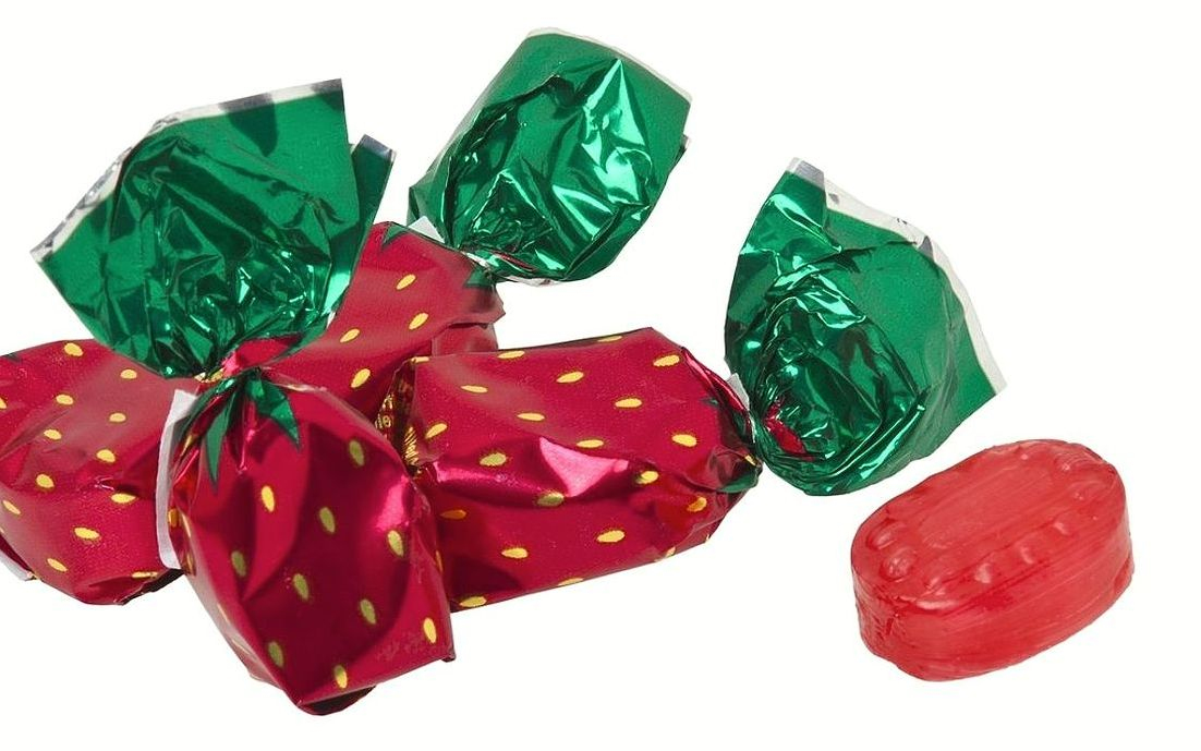 Trufas blancas de chocolate con decoración delicada